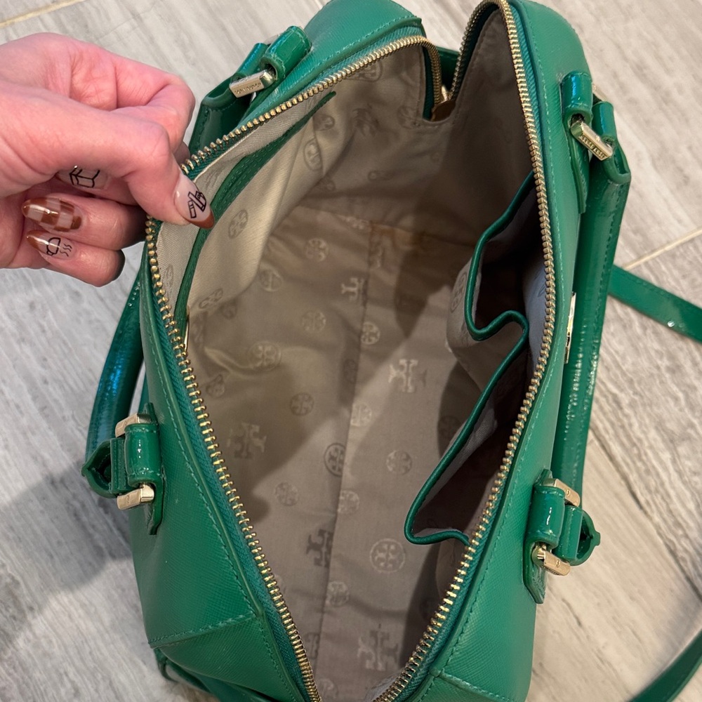 *Vintage & Like New* Tory Burch Barrel Satchel💚 - Picture 13 of 16
